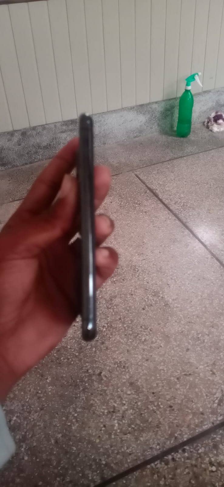 Apple iPhone X 4