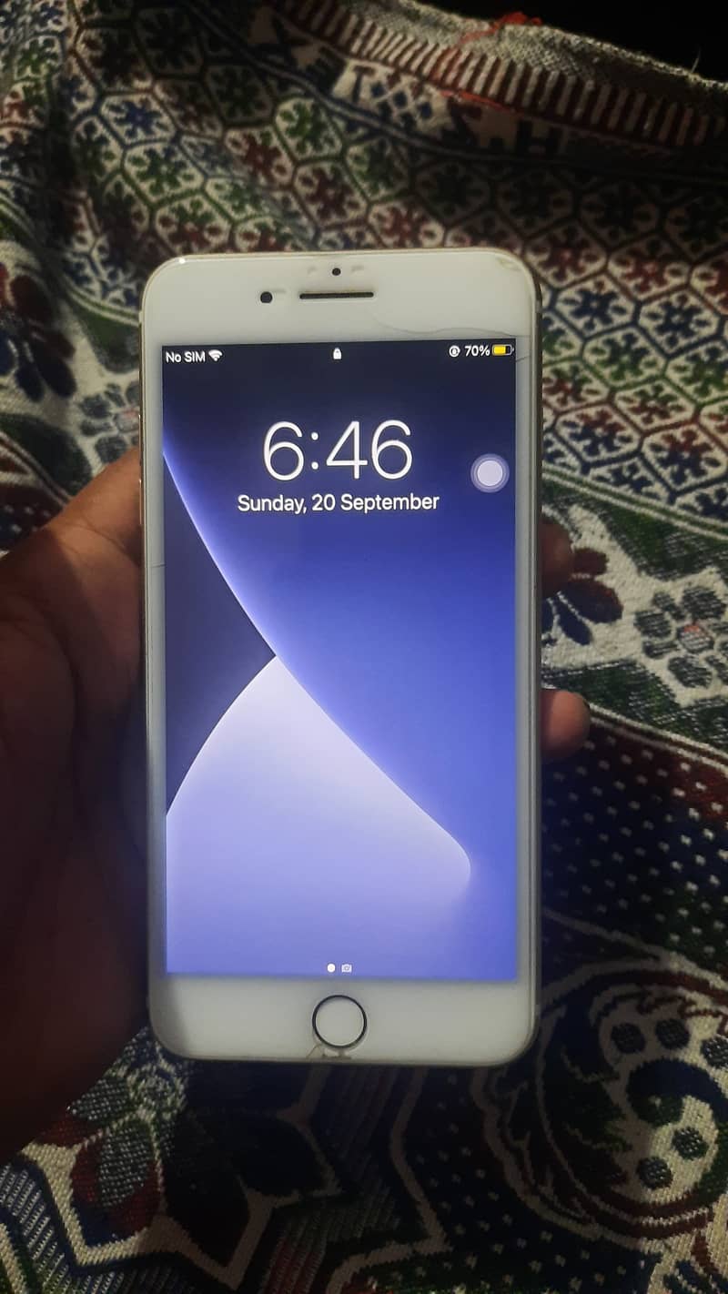 Apple iPhone 7 Plus 1
