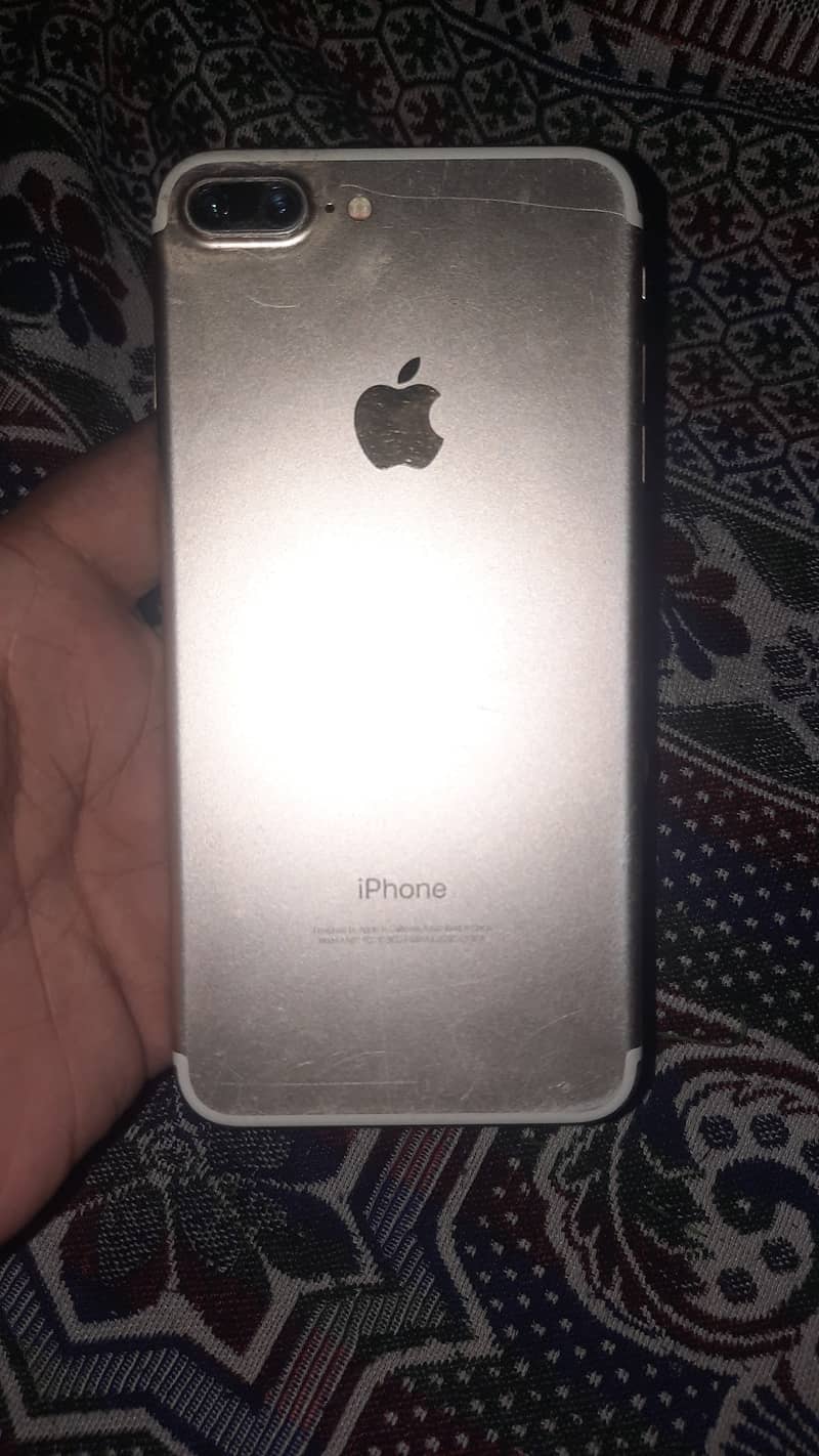 Apple iPhone 7 Plus 3