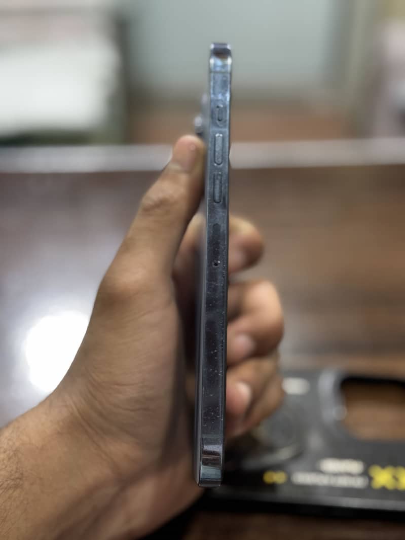 iPhone 13 Pro Max 0