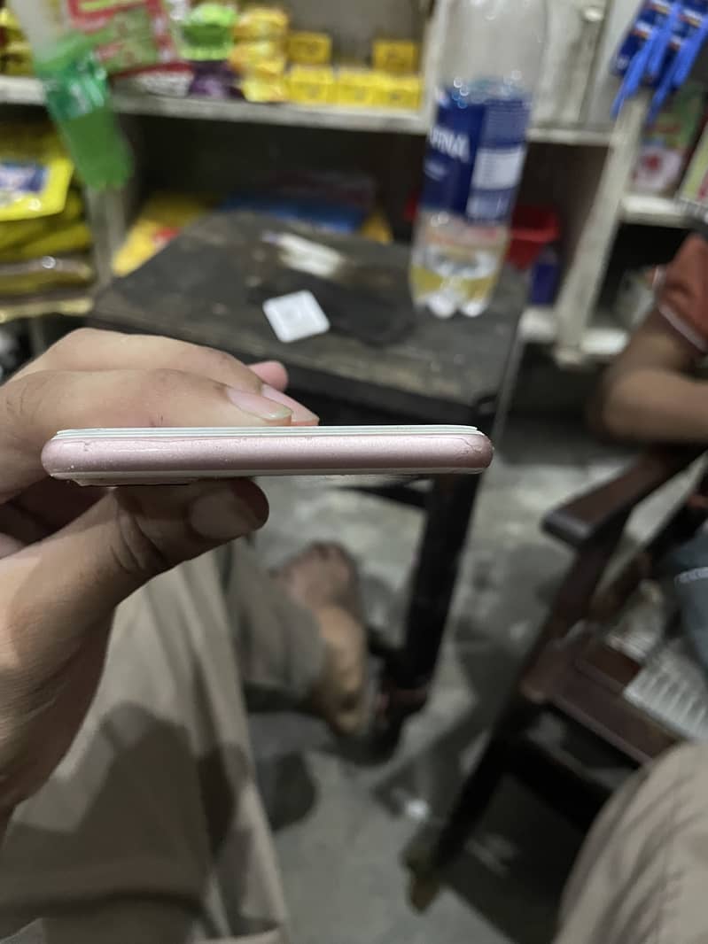 Apple iPhone 7 Plus 2