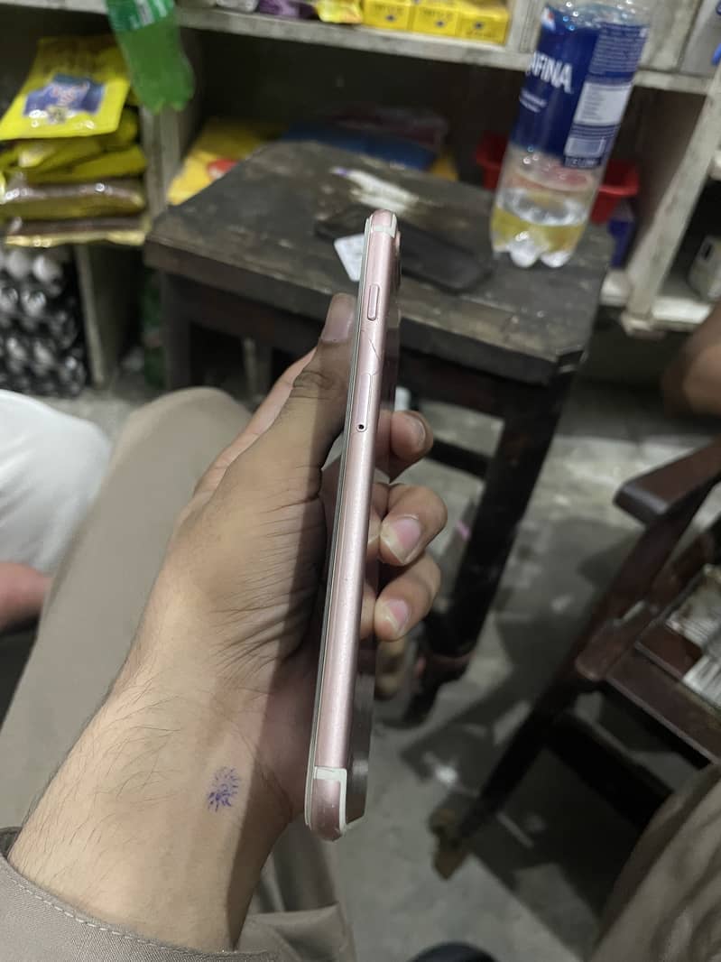 Apple iPhone 7 Plus 3