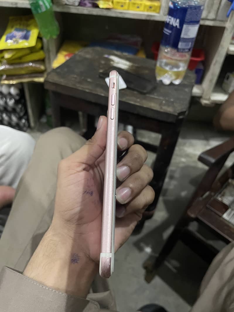 Apple iPhone 7 Plus 5