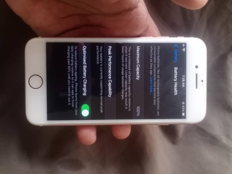Apple iPhone 7 0