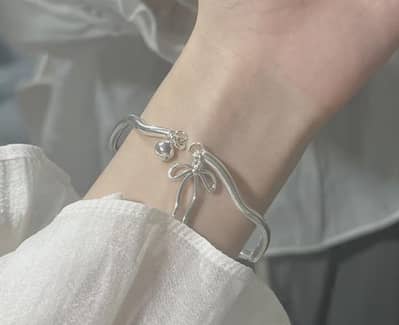 Silver Bow Charm Bracelet | Elegant Minimalist Jewelry