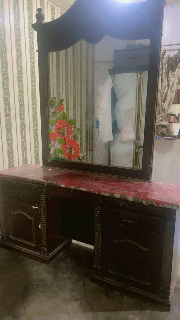dressing table 0