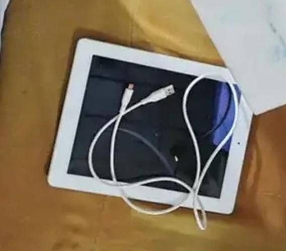 IPAD 4TH GENERATION 10
