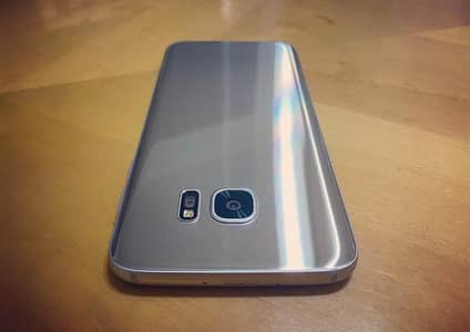 Samsung Mobile S7 Edge best phone