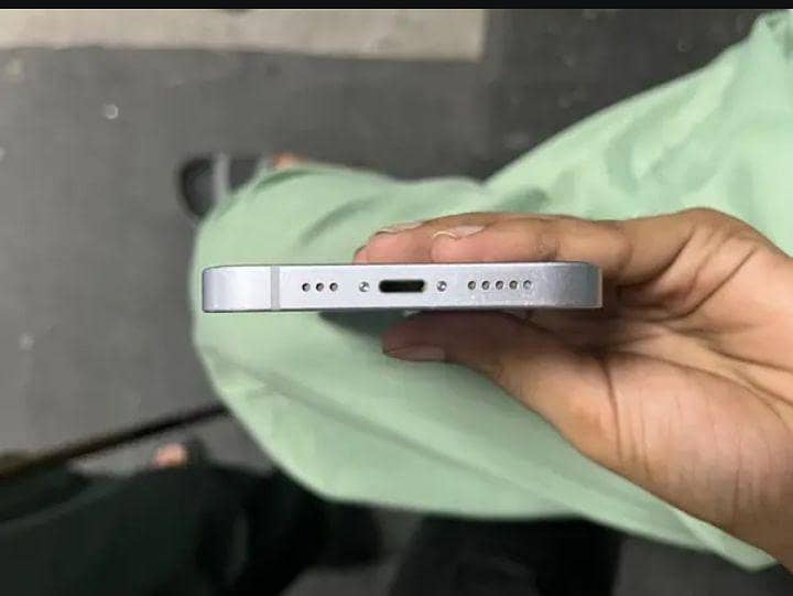 Apple iPhone 14 3