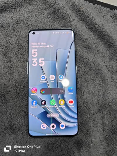 one plus 10 pro 12/256. . . 5G