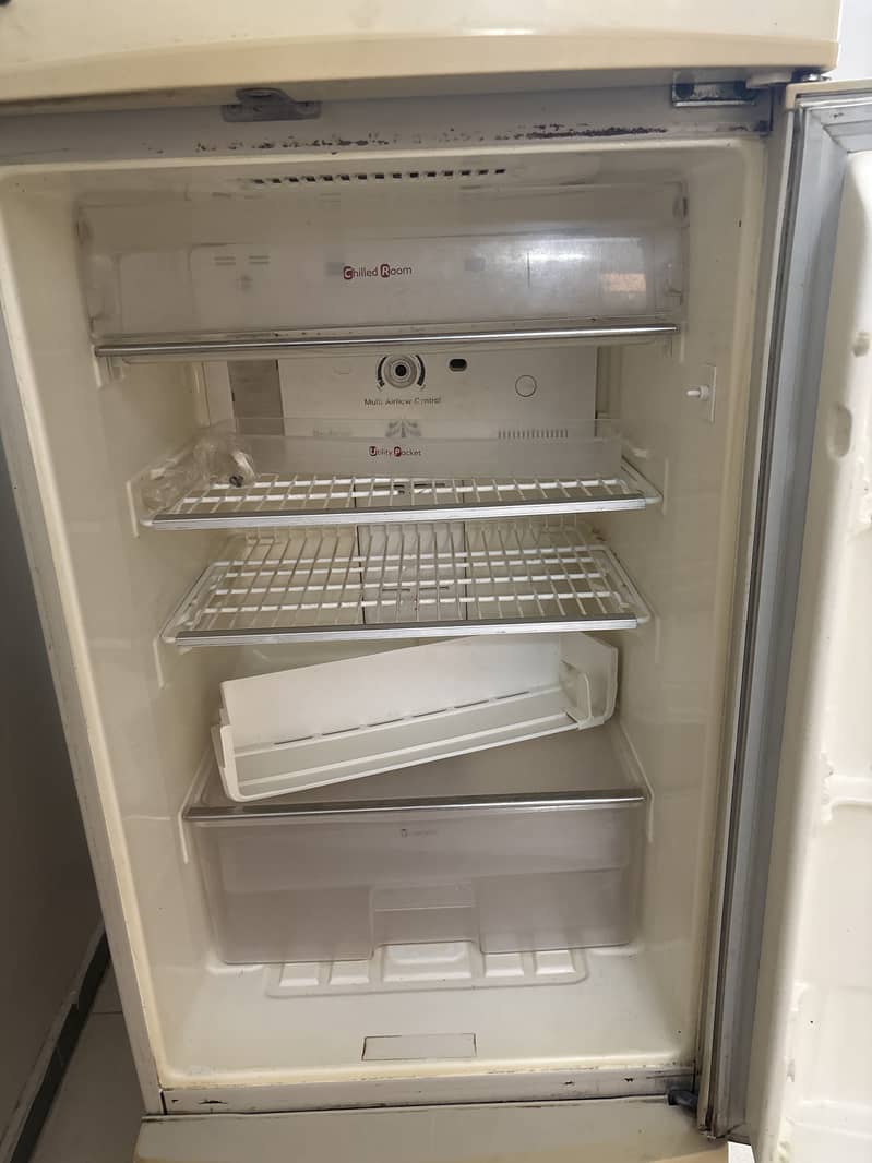 FRIDGE 3