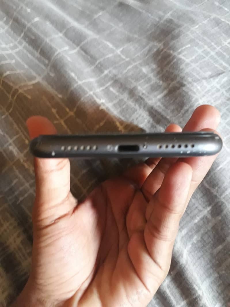 Apple iPhone 11 5