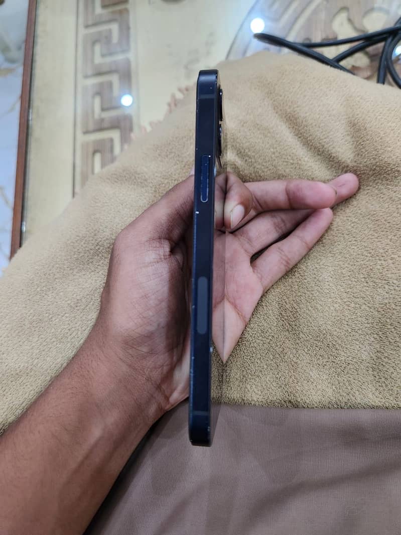Apple iPhone 12 3