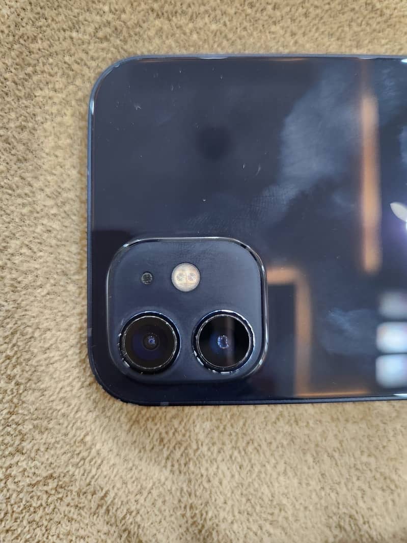 Apple iPhone 12 6