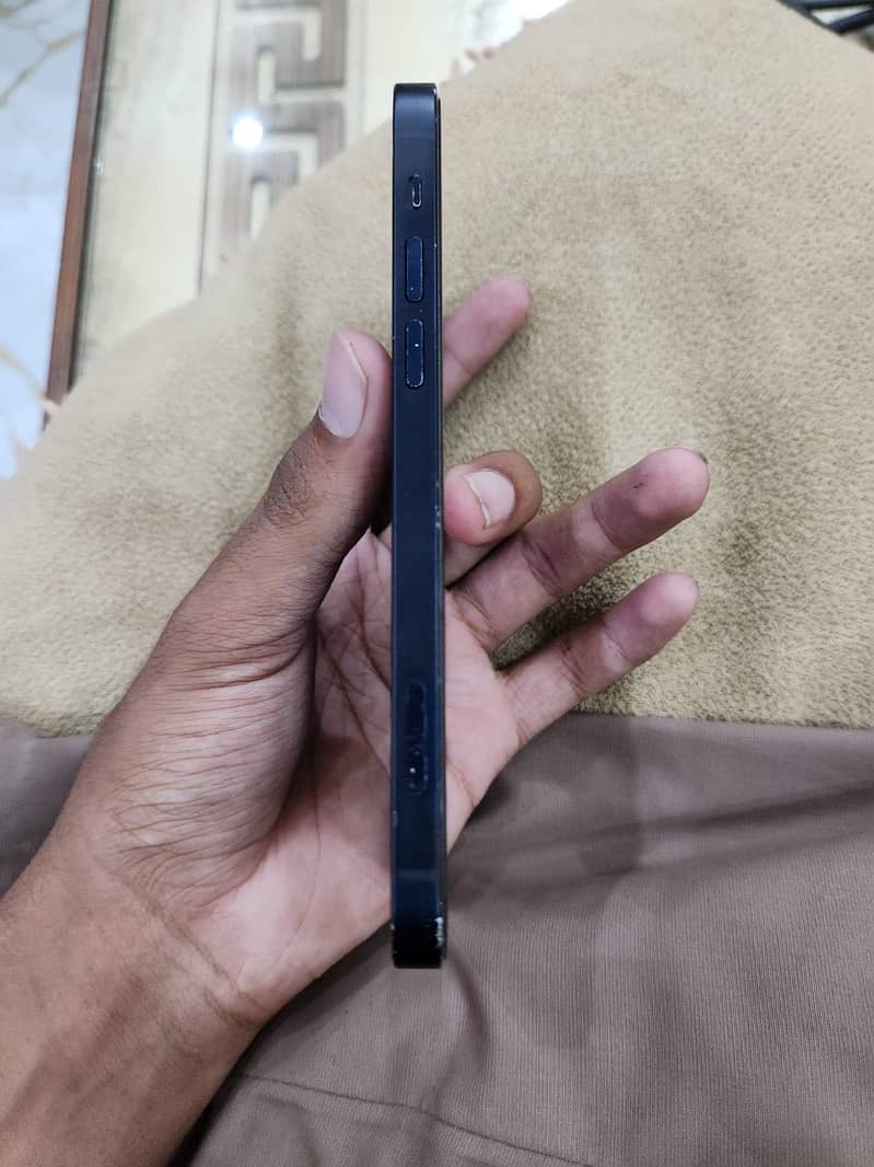 Apple iPhone 12 9