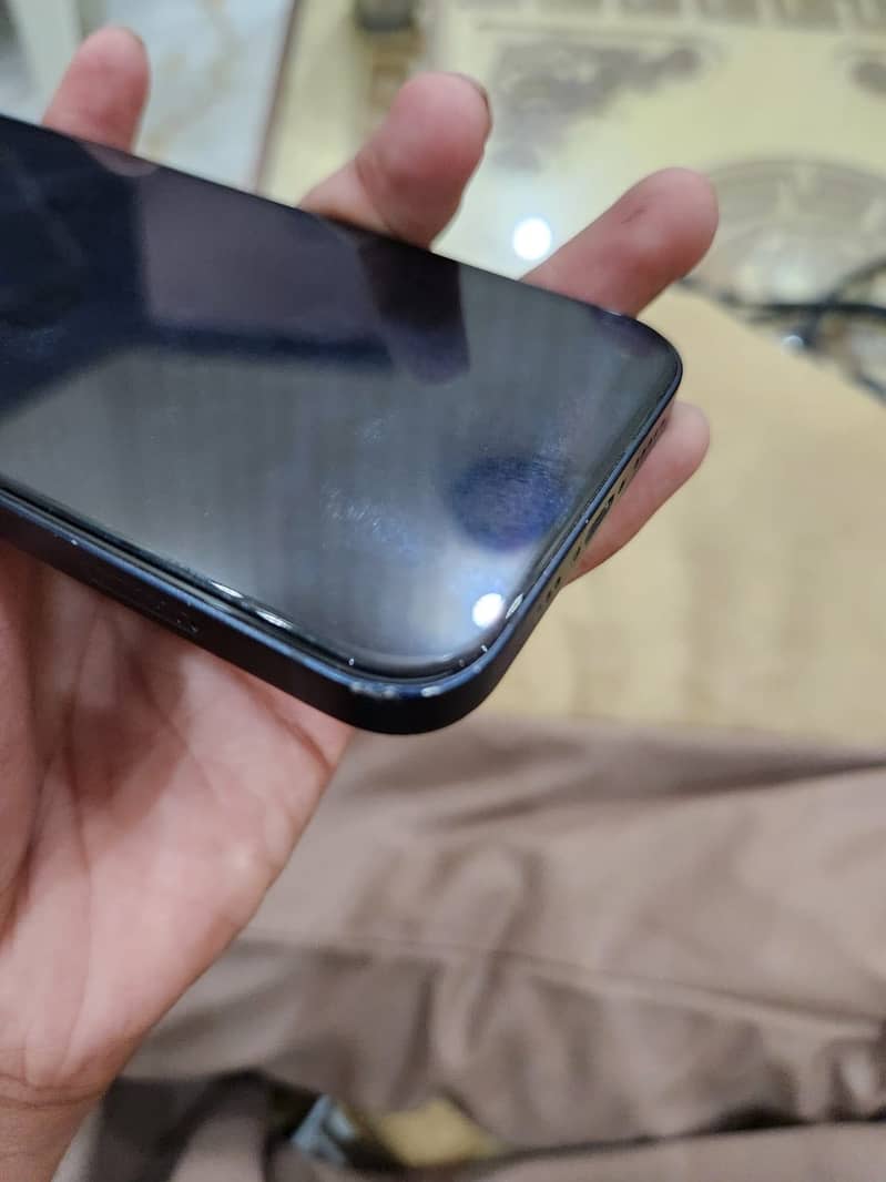 Apple iPhone 12 11