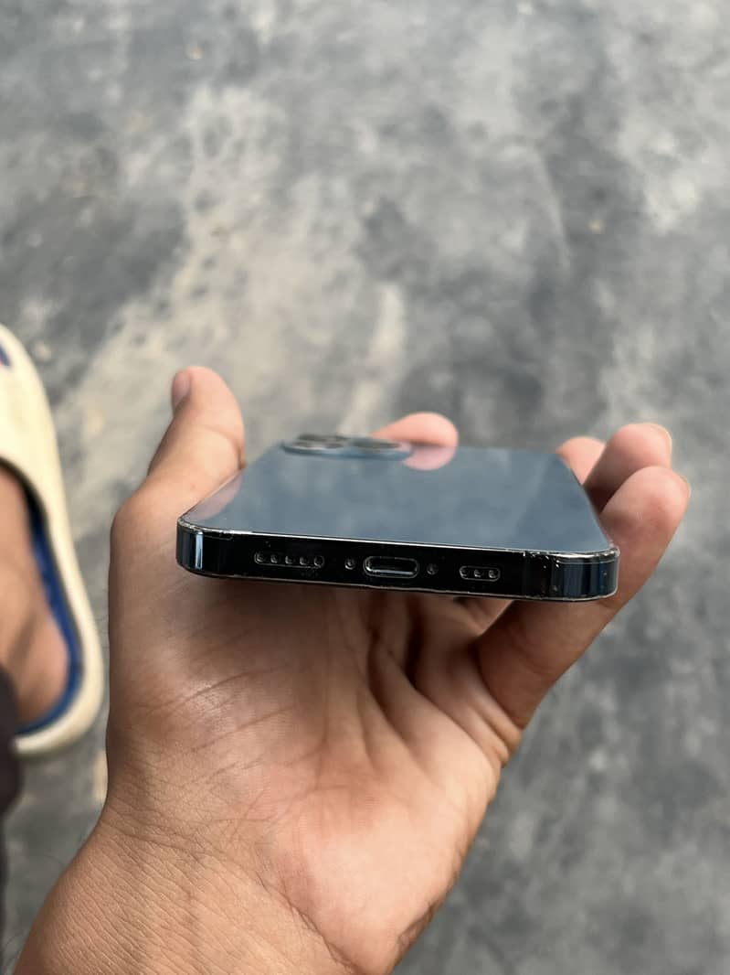 Apple iPhone 12 Pro 1