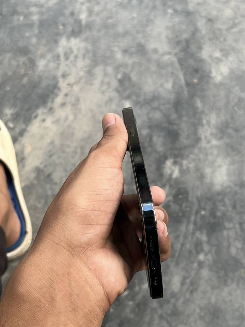 Apple iPhone 12 Pro 2