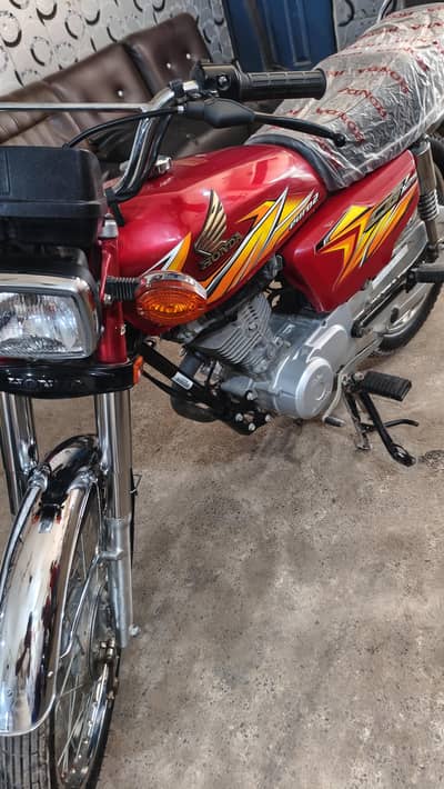 CG. 125 model 2021