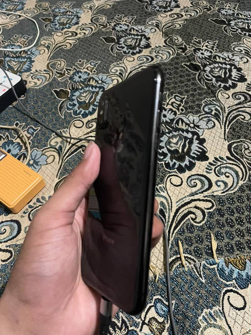 Apple iPhone X 3