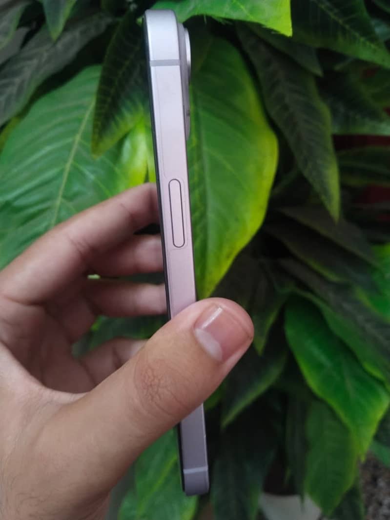 Apple iPhone 14 3