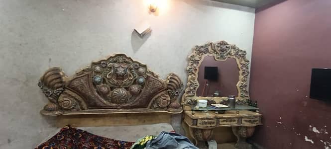 bed and dressing table