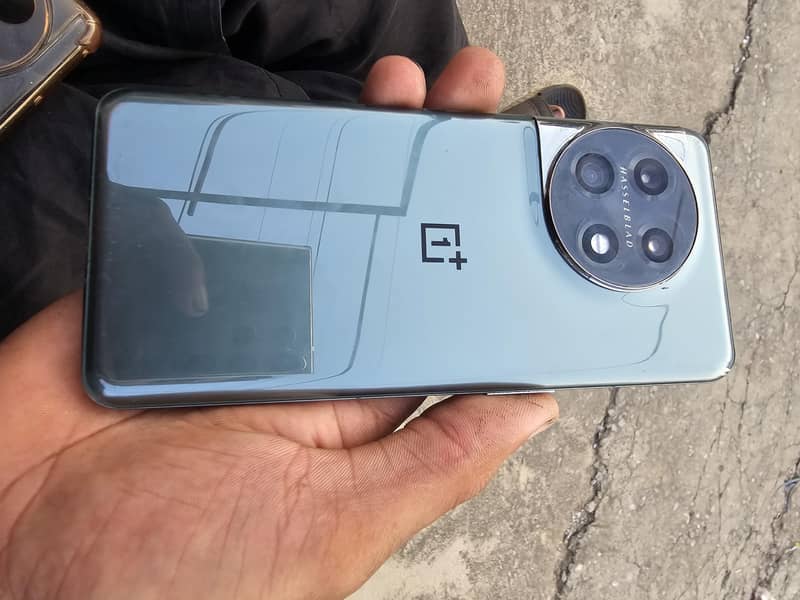 One Plus 11 4