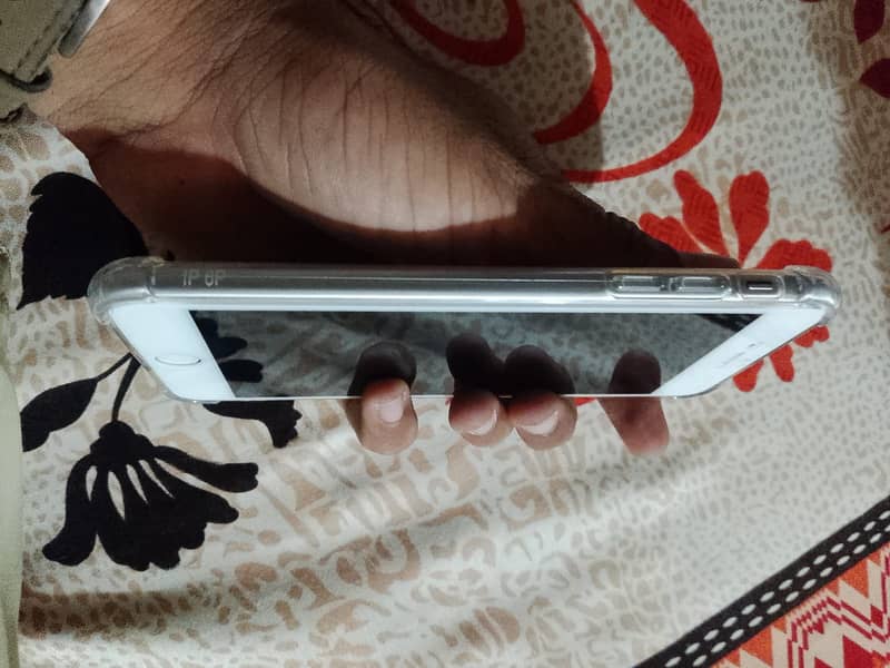 Apple iPhone 6S Plus 4