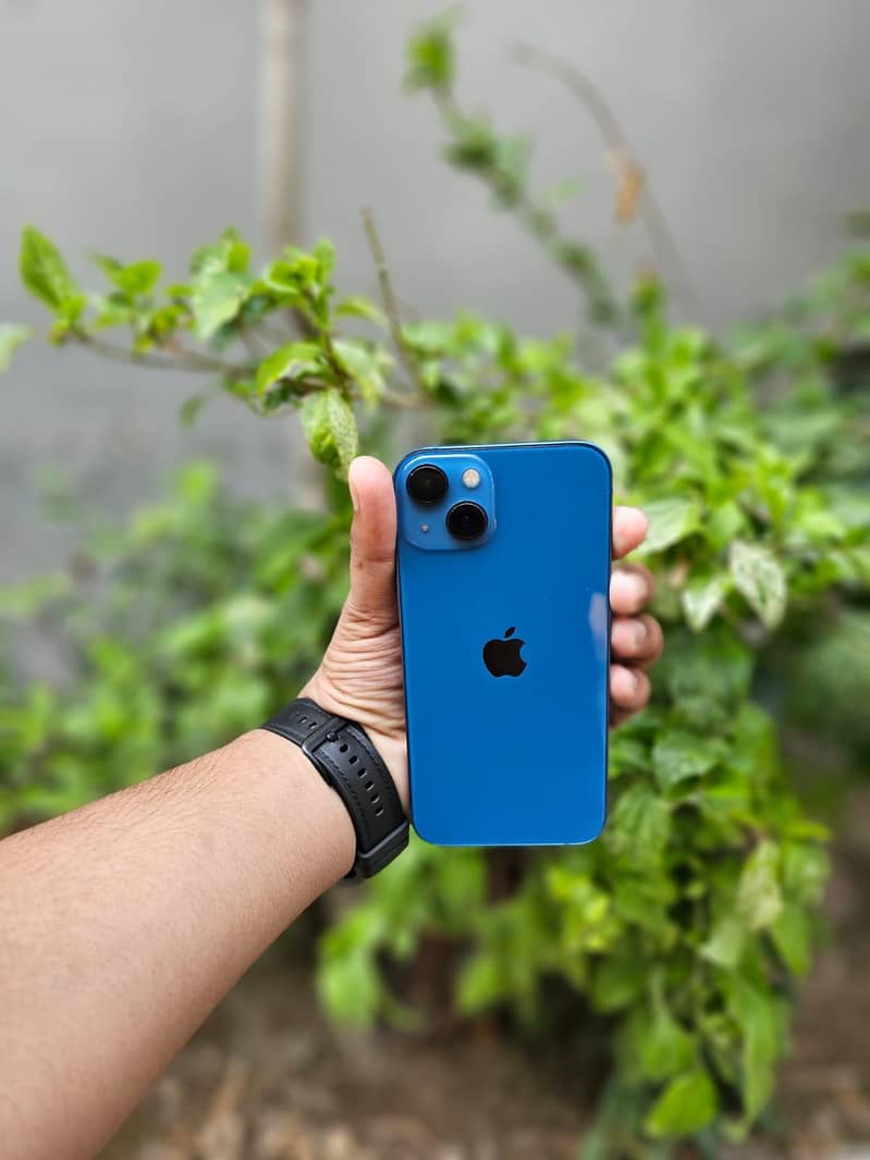 Apple iPhone 13 1
