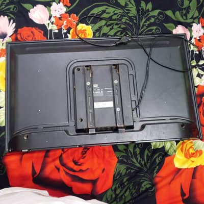TCL 32 inch Lcd pannel toota howa hai