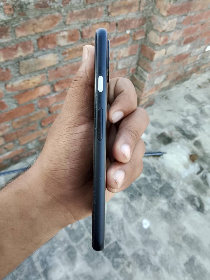 Google Pixel 4 3