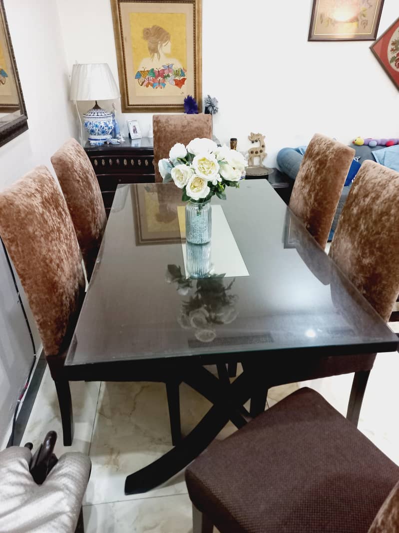 Trendy Dining Table 0