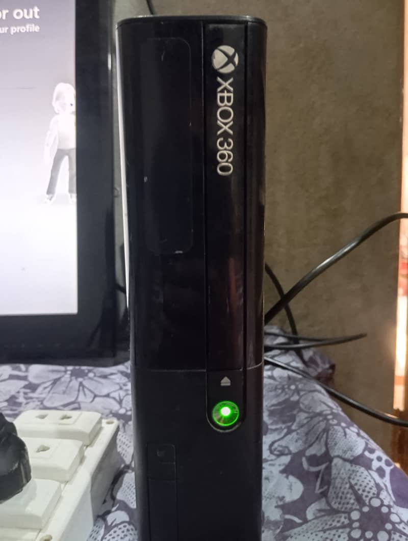 Xbox 360E 8