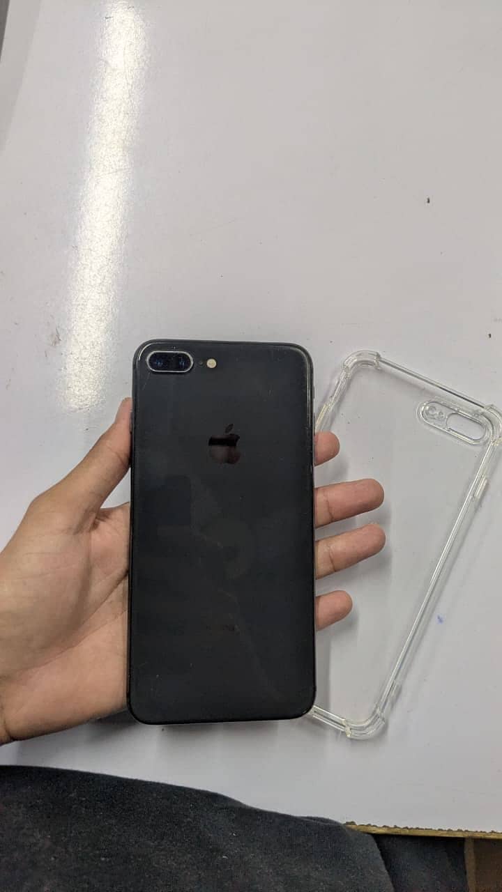 Apple iPhone 8 Plus 1