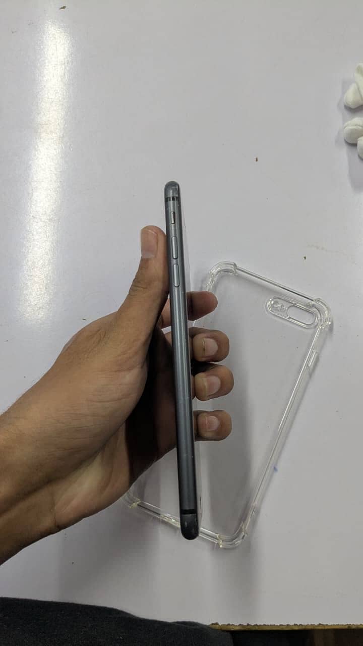 Apple iPhone 8 Plus 2