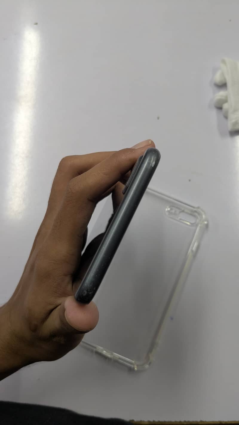 Apple iPhone 8 Plus 5