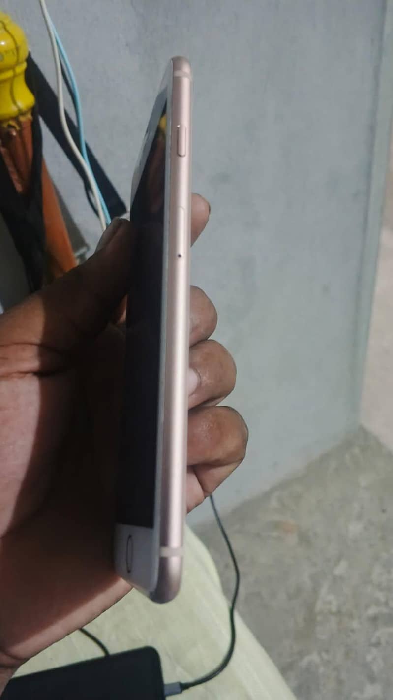 Apple iPhone 8 Plus 1
