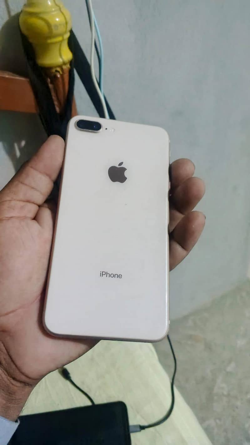 Apple iPhone 8 Plus 2