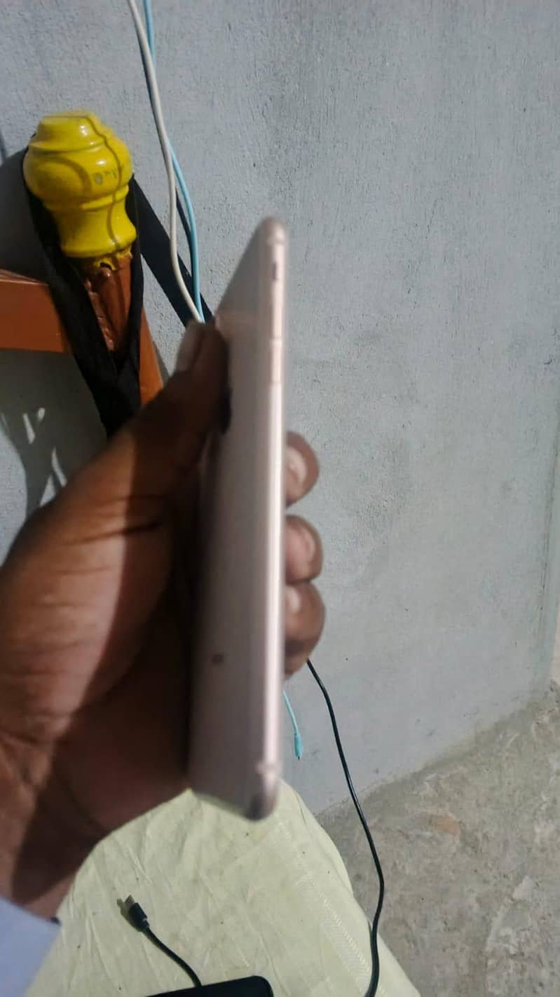 Apple iPhone 8 Plus 3