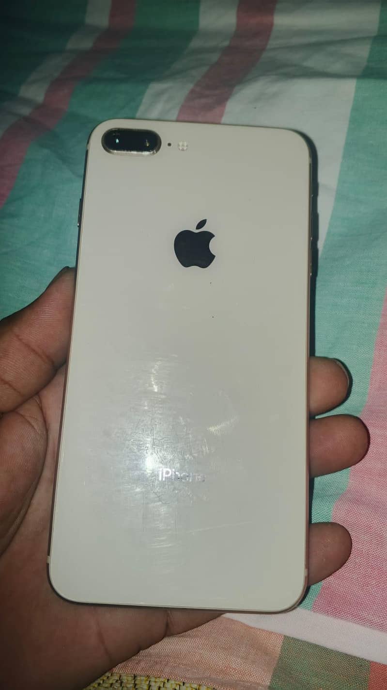 Apple iPhone 8 Plus 4