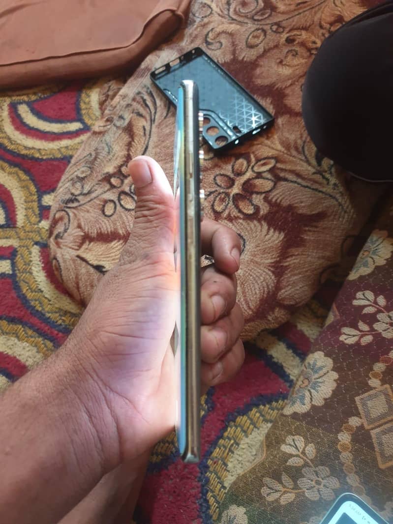 Tecno CAMON 40 Pro 4