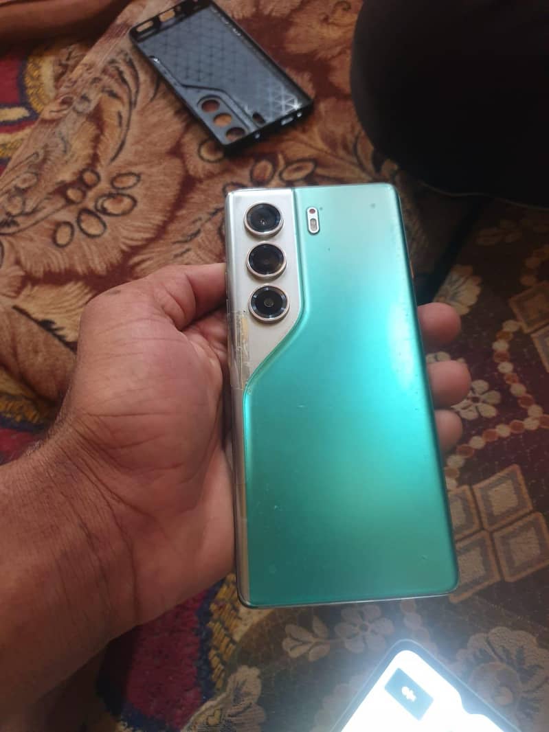 Tecno CAMON 40 Pro 5