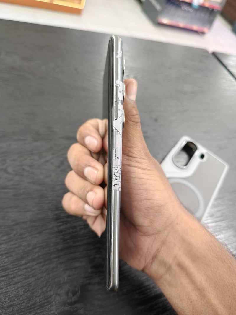 Tecno CAMON 40 Pro 4