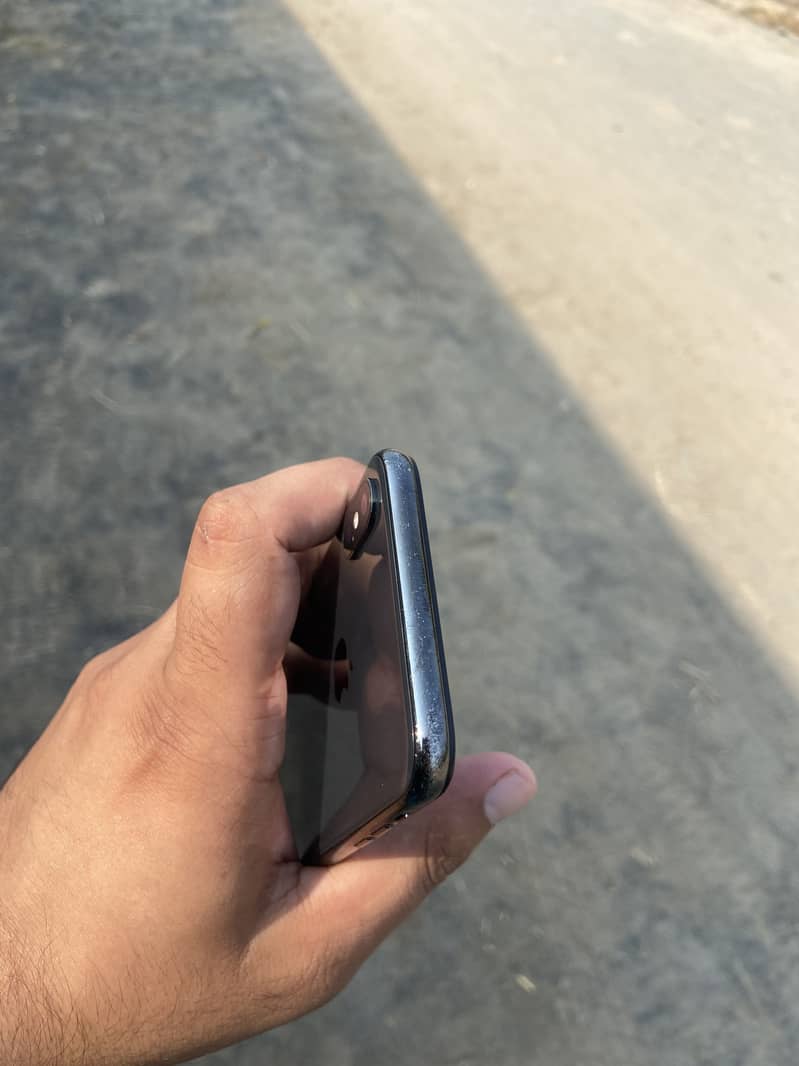 Apple iPhone X 3