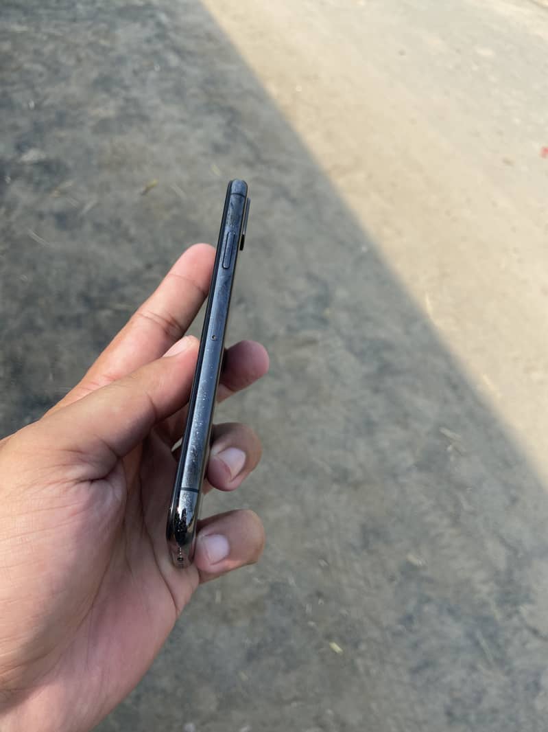 Apple iPhone X 5
