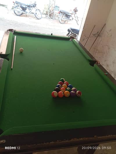 snoker table