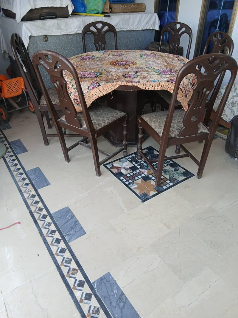 Dining Table 0
