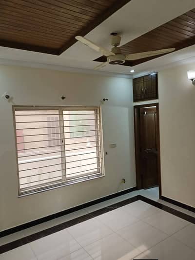 Highly-Desirable Upper Portion Available In G-13/1 For rent