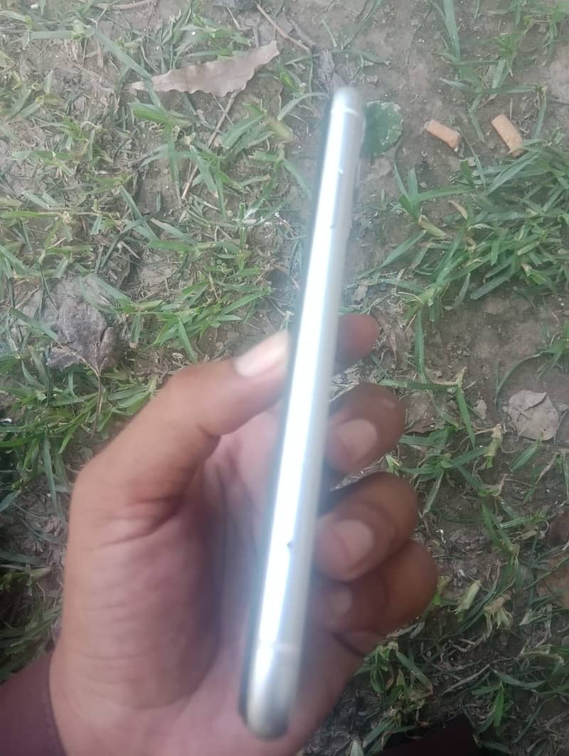 Apple iPhone 11 2