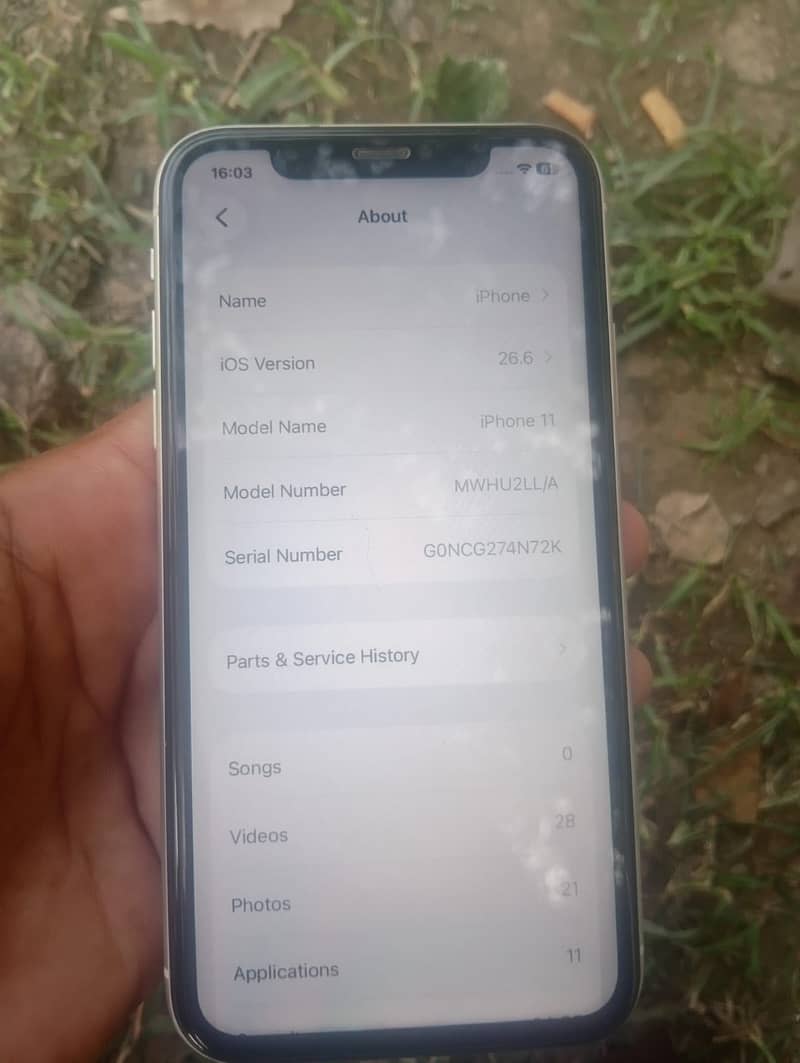 Apple iPhone 11 4